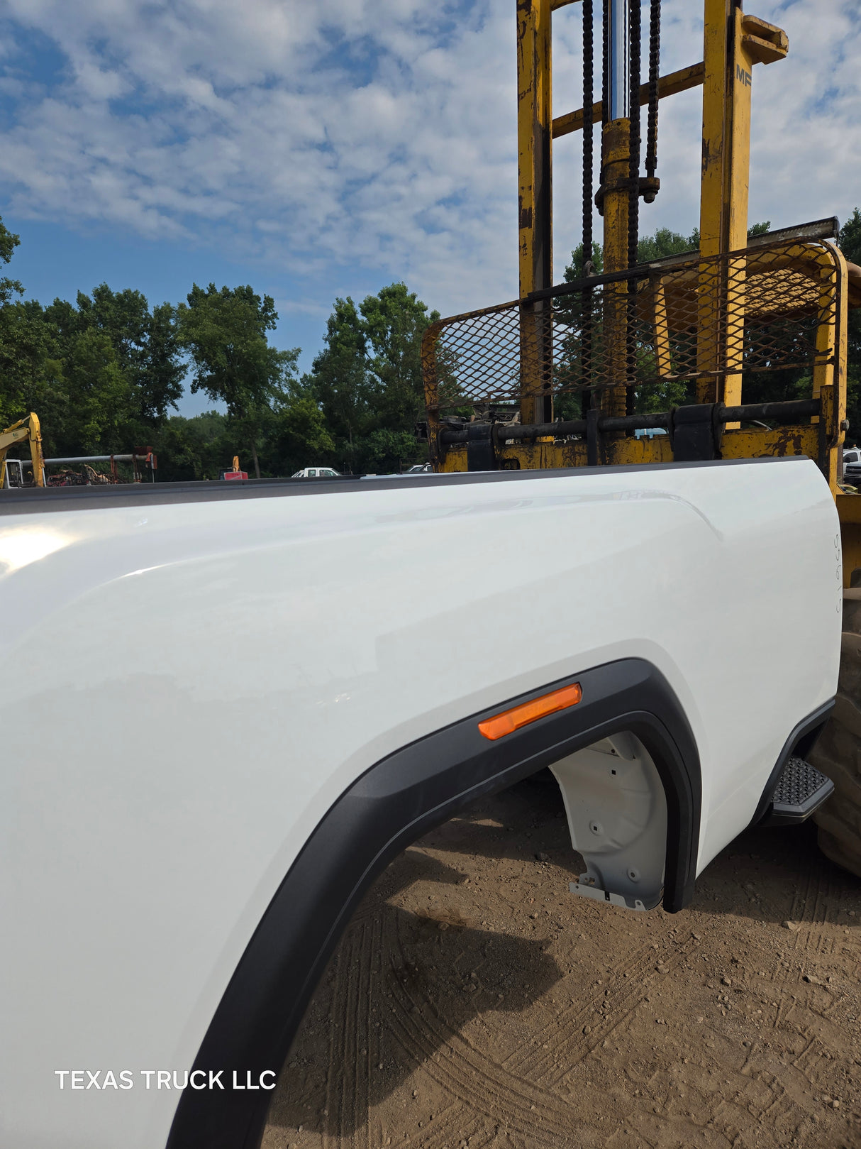 2019-2025 GMC Sierra 2500HD 3500HD 8' Long truck bed - White