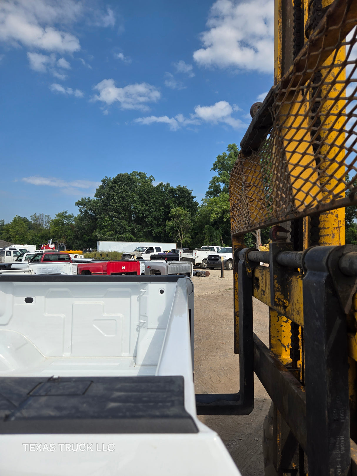 2019-2025 GMC Sierra 2500HD 3500HD 8' Long truck bed - White