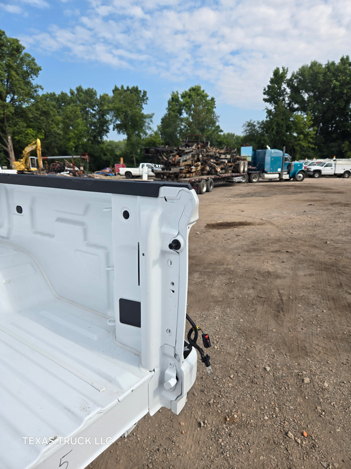 2019-2025 GMC Sierra 2500HD 3500HD 8' Long truck bed - White
