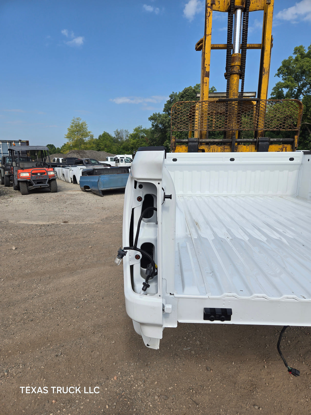 2019-2025 GMC Sierra 2500HD 3500HD 8' Long truck bed - White