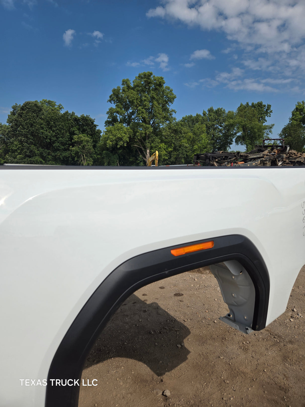 2019-2025 GMC Sierra 2500HD 3500HD 8' Long truck bed - White