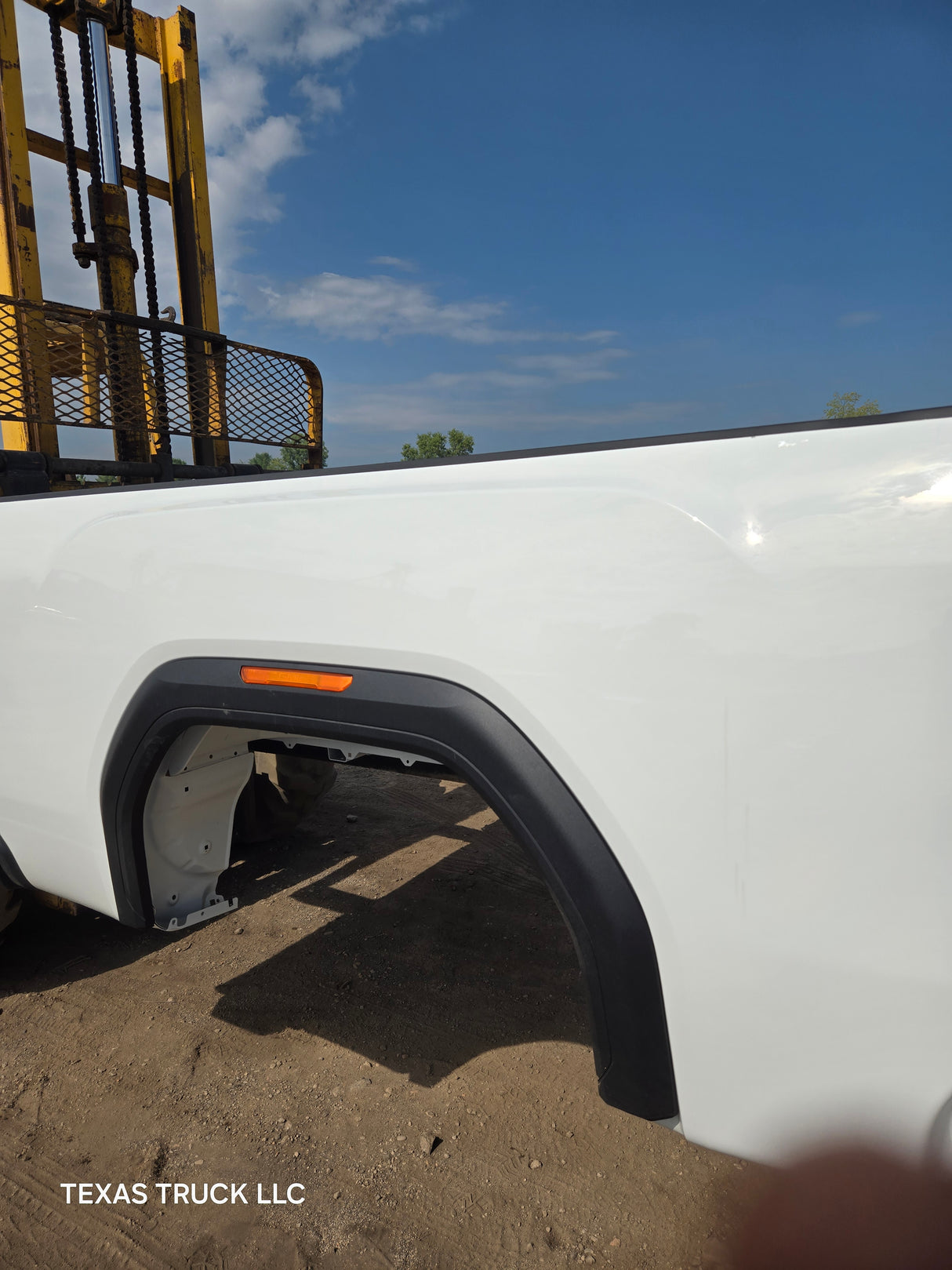 2019-2025 GMC Sierra 2500HD 3500HD 8' Long truck bed - White
