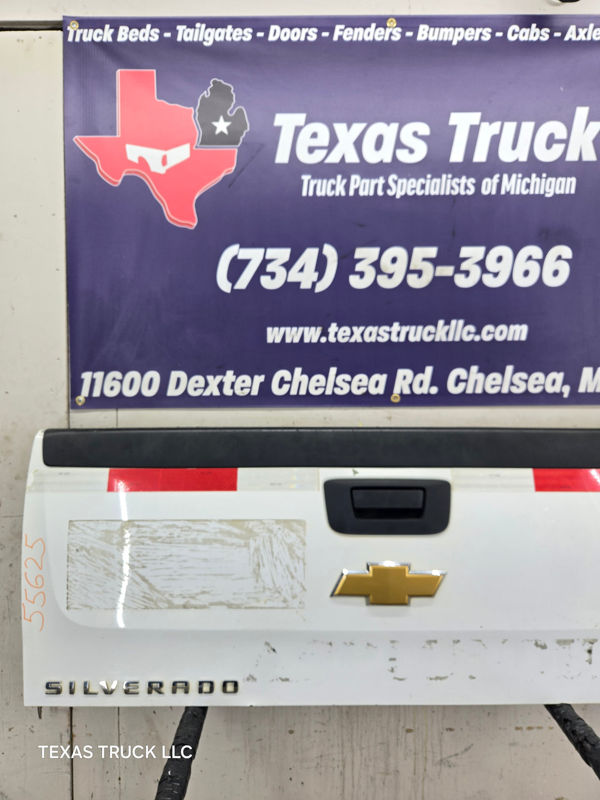 2007-2013 Chevrolet Silverado / GMC Sierra Tailgate 1500 2500 3500 HD - Summit White