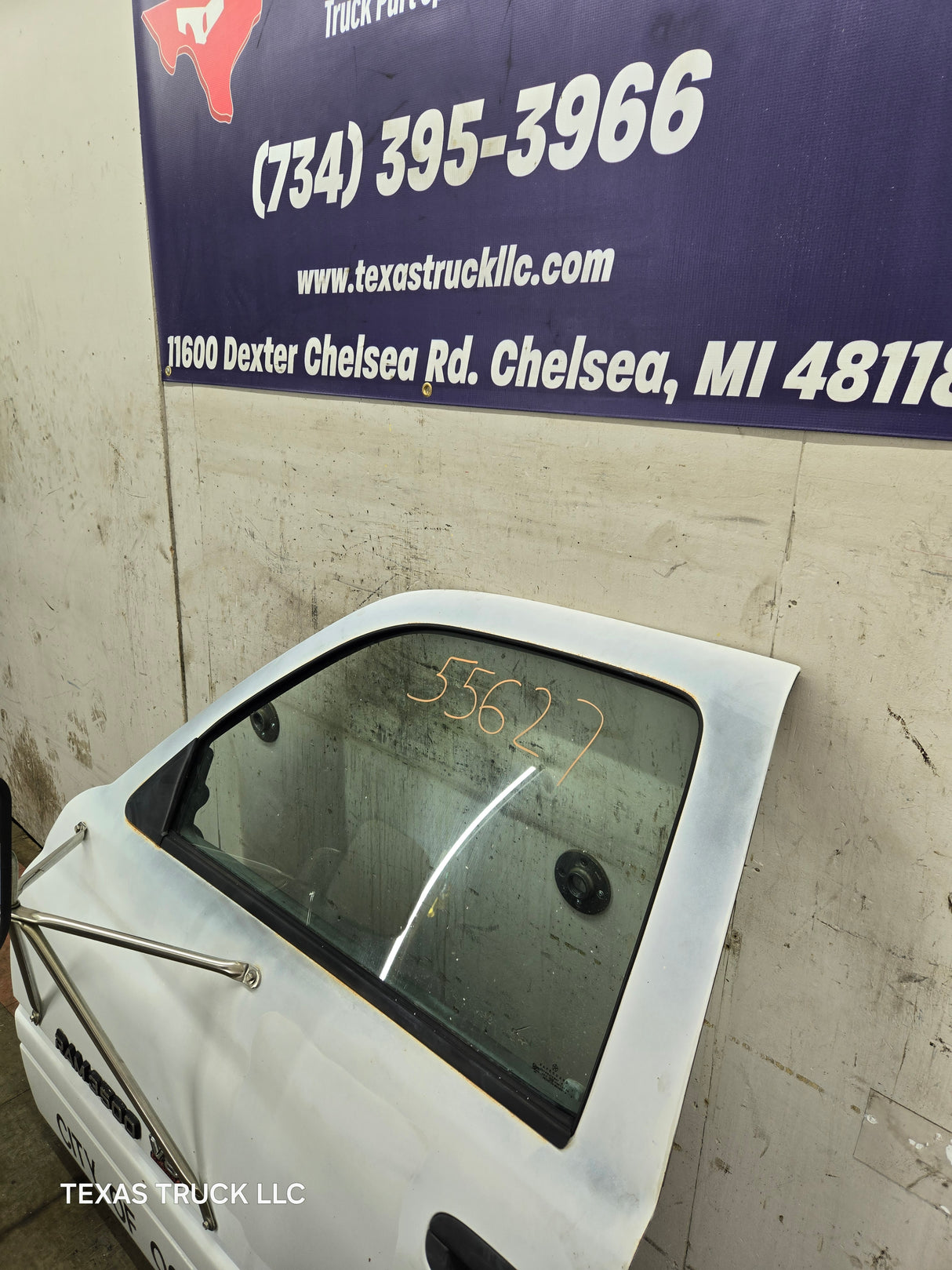 1994-2002 Dodge Ram 2nd Gen LH Driver Side Front Extended Cab Door 1500 2500 3500 ROUND CORNER - White
