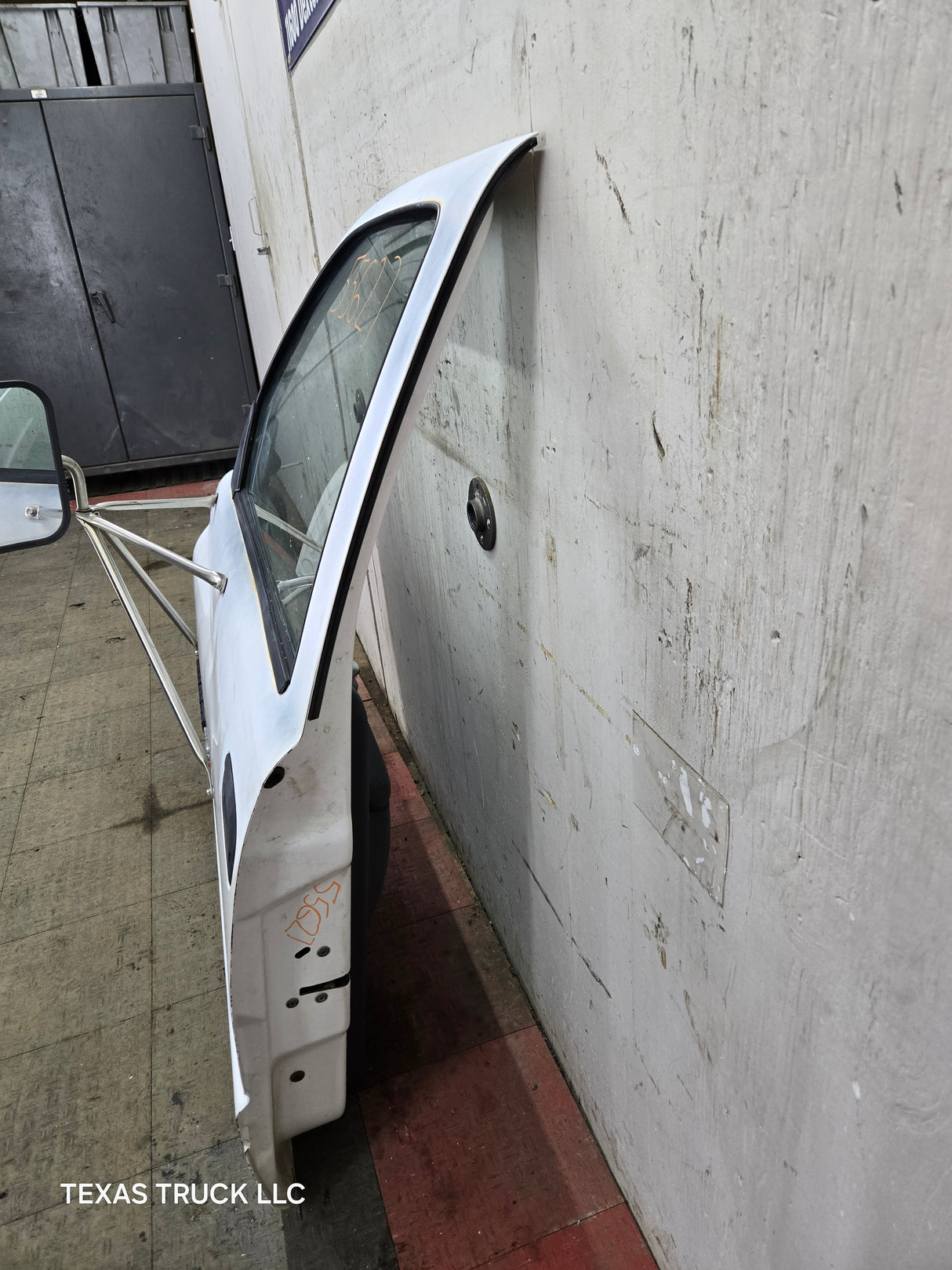 1994-2002 Dodge Ram 2nd Gen LH Driver Side Front Extended Cab Door 1500 2500 3500 ROUND CORNER - White