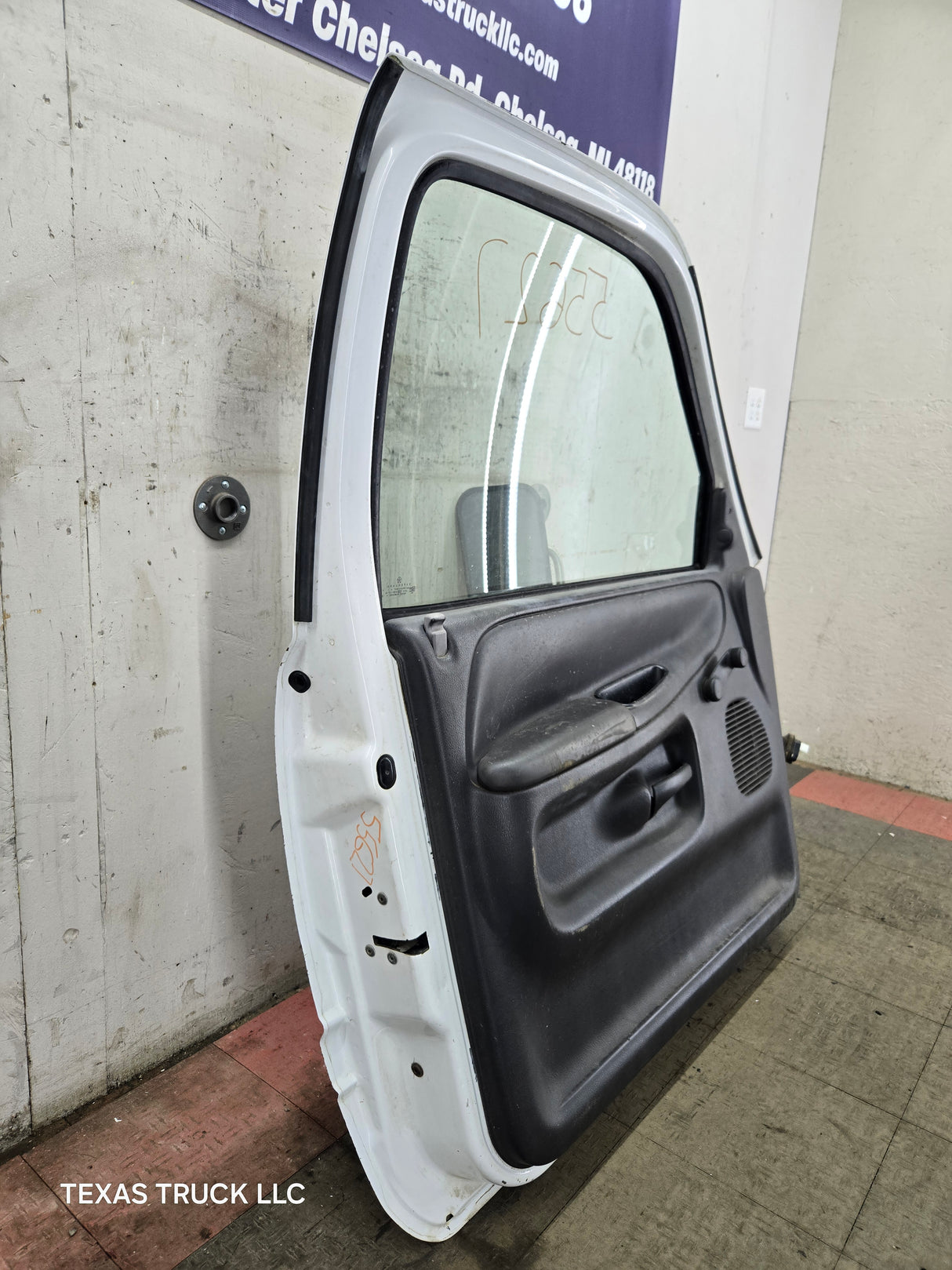 1994-2002 Dodge Ram 2nd Gen LH Driver Side Front Extended Cab Door 1500 2500 3500 ROUND CORNER - White