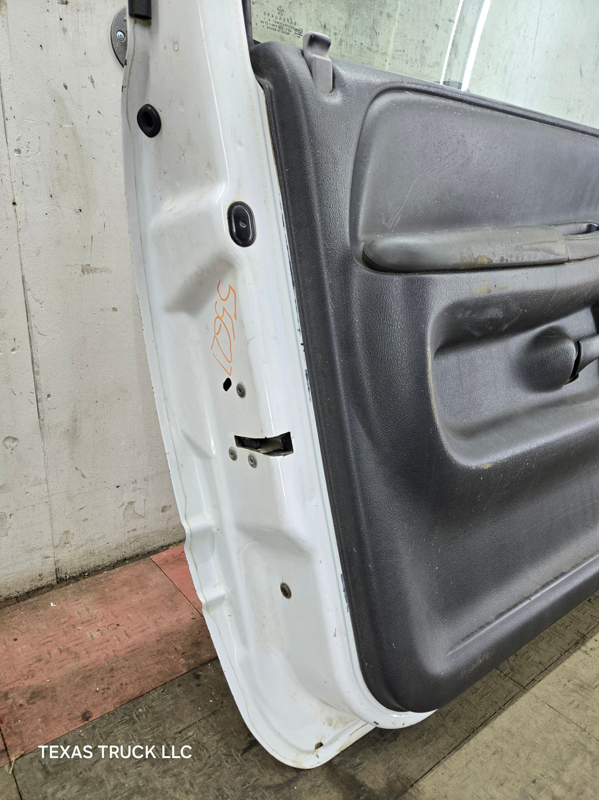 1994-2002 Dodge Ram 2nd Gen LH Driver Side Front Extended Cab Door 1500 2500 3500 ROUND CORNER - White