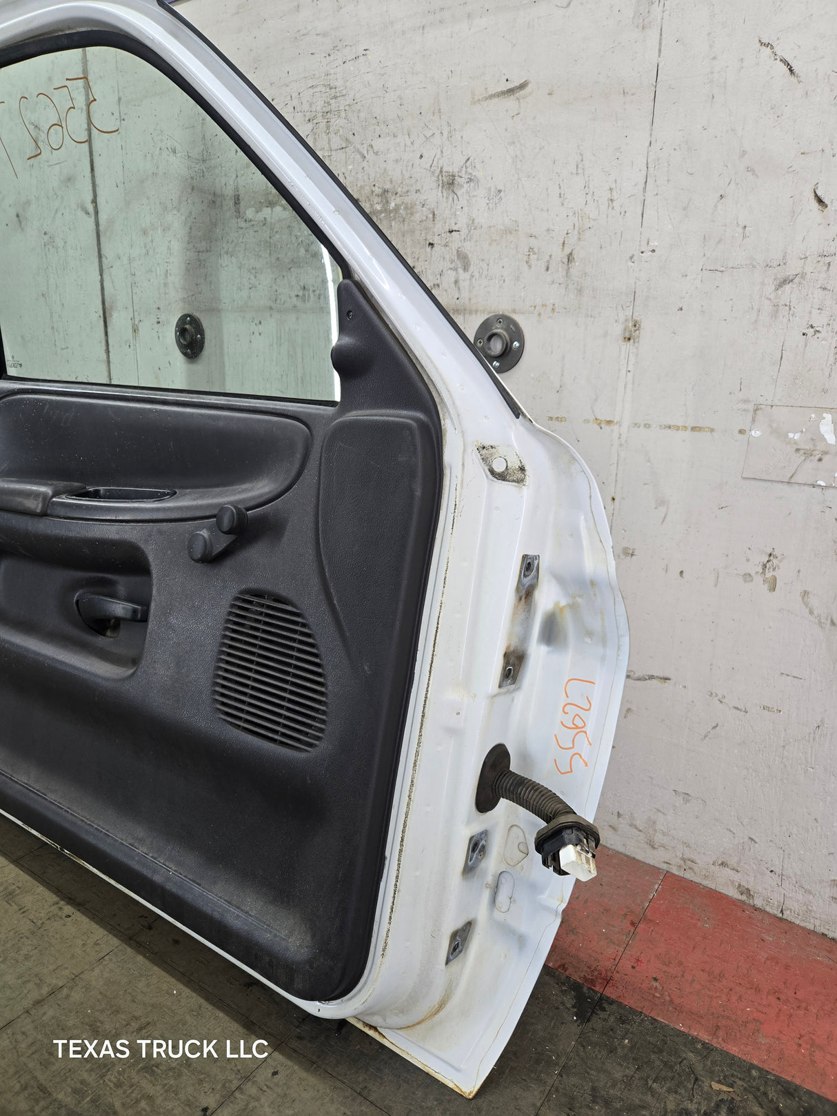 1994-2002 Dodge Ram 2nd Gen LH Driver Side Front Extended Cab Door 1500 2500 3500 ROUND CORNER - White