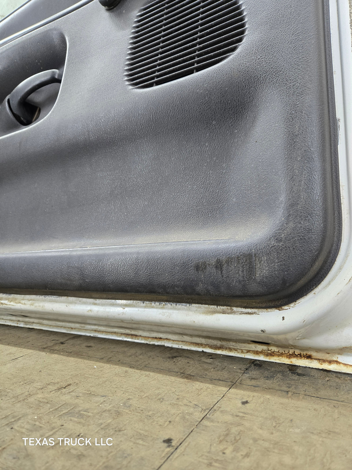 1994-2002 Dodge Ram 2nd Gen LH Driver Side Front Extended Cab Door 1500 2500 3500 ROUND CORNER - White