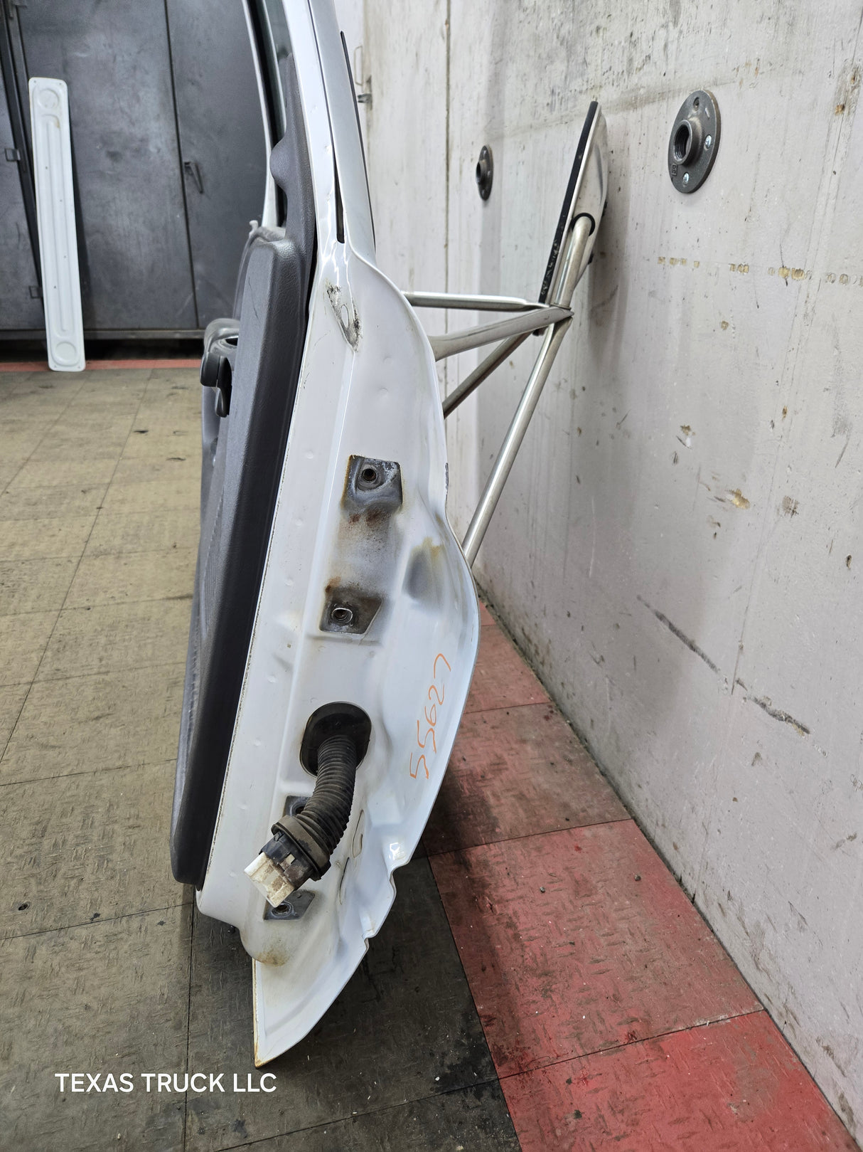 1994-2002 Dodge Ram 2nd Gen LH Driver Side Front Extended Cab Door 1500 2500 3500 ROUND CORNER - White