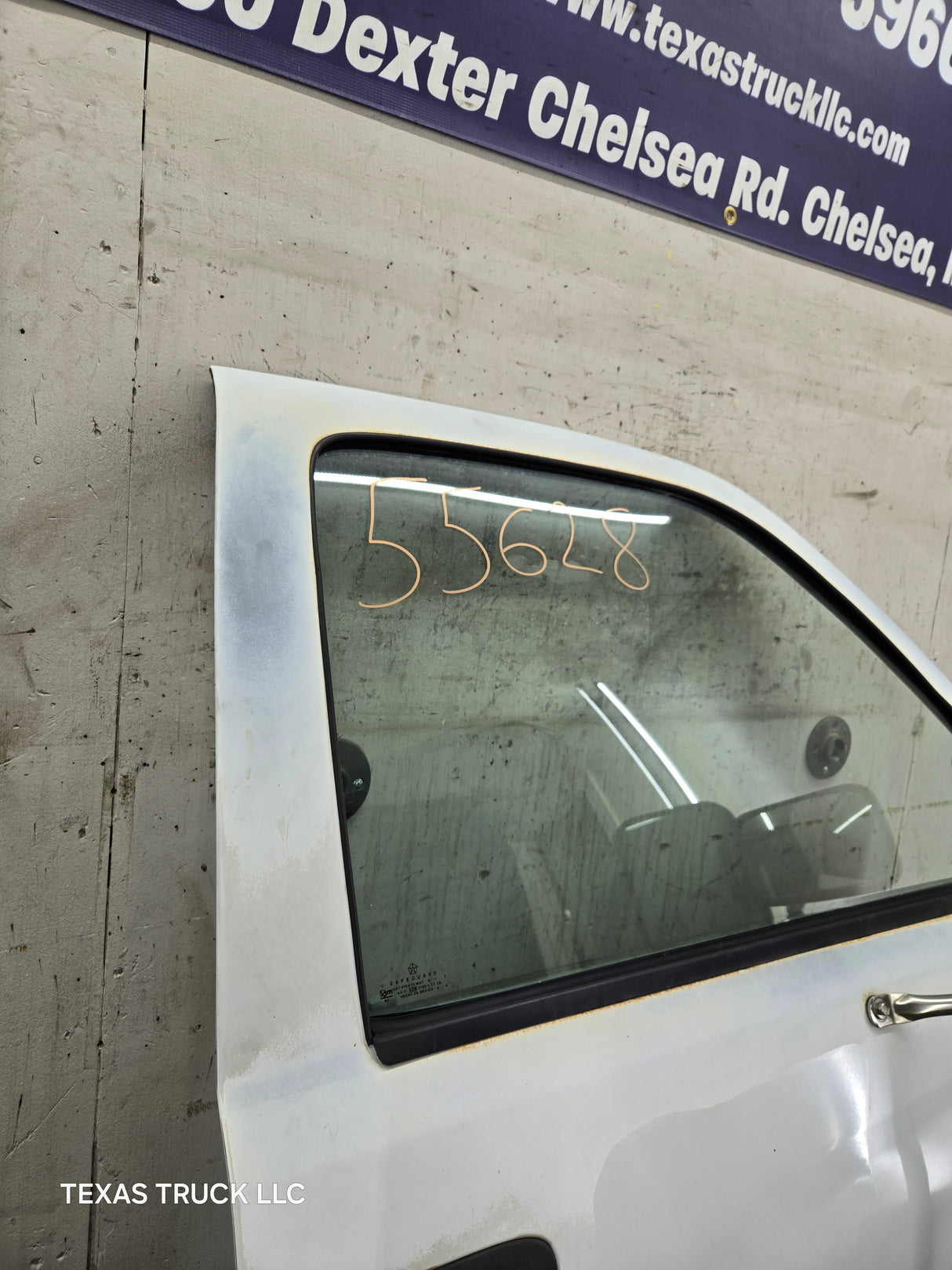 1994-2002 Dodge Ram 2nd Gen RH Passenger Side Front Extended Cab Door 1500 2500 3500 ROUND CORNER - White