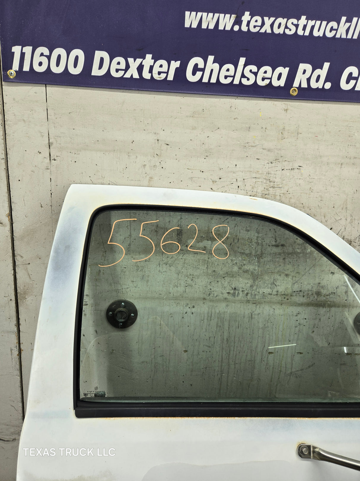 1994-2002 Dodge Ram 2nd Gen RH Passenger Side Front Extended Cab Door 1500 2500 3500 ROUND CORNER - White