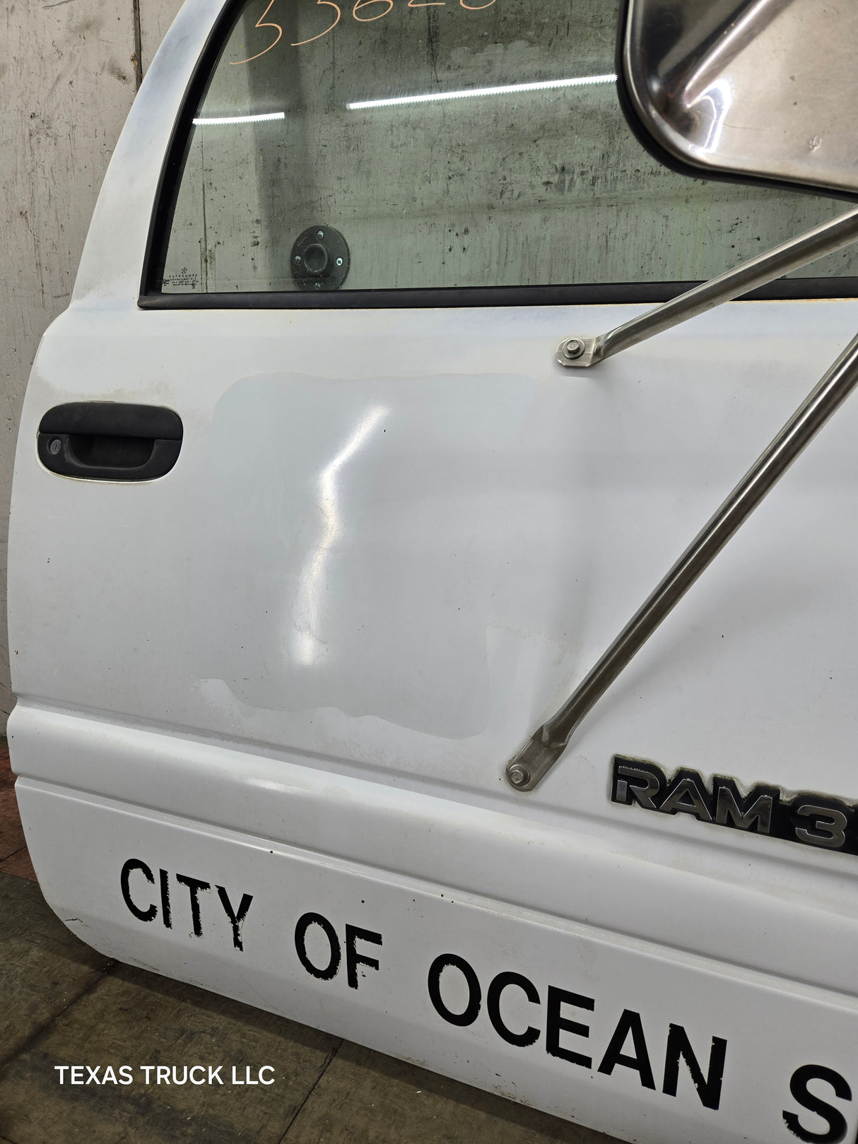 1994-2002 Dodge Ram 2nd Gen RH Passenger Side Front Extended Cab Door 1500 2500 3500 ROUND CORNER - White