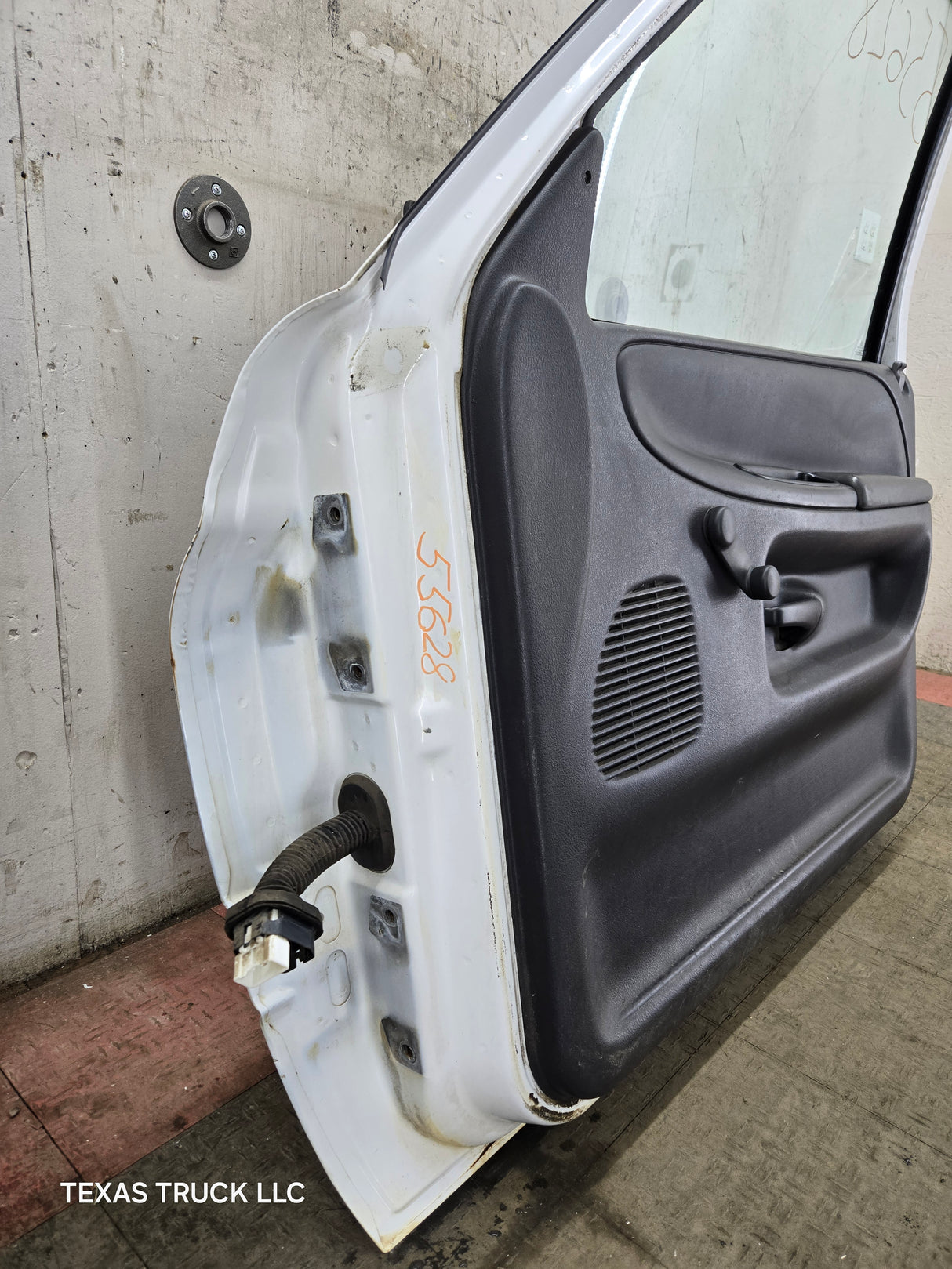 1994-2002 Dodge Ram 2nd Gen RH Passenger Side Front Extended Cab Door 1500 2500 3500 ROUND CORNER - White