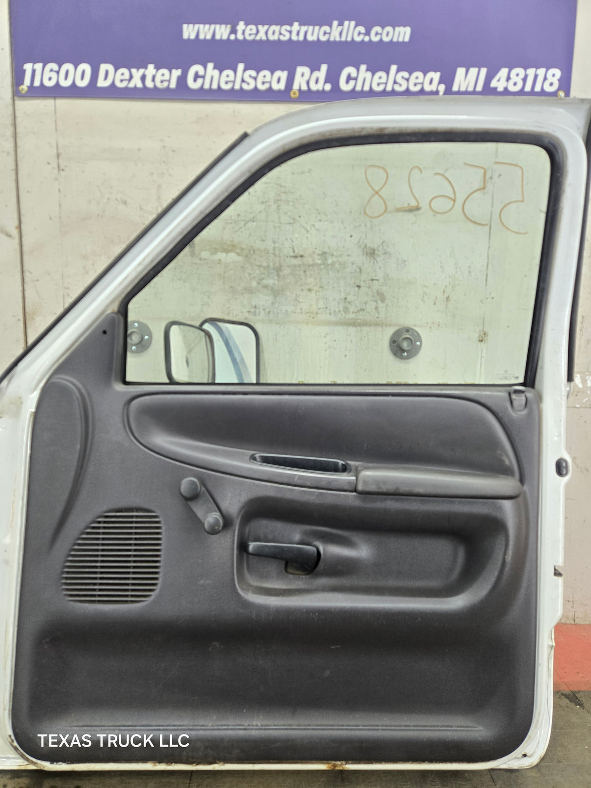 1994-2002 Dodge Ram 2nd Gen RH Passenger Side Front Extended Cab Door 1500 2500 3500 ROUND CORNER - White