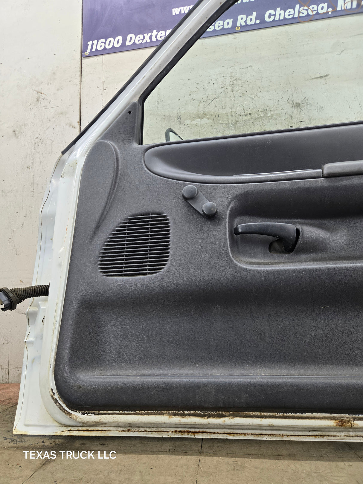 1994-2002 Dodge Ram 2nd Gen RH Passenger Side Front Extended Cab Door 1500 2500 3500 ROUND CORNER - White