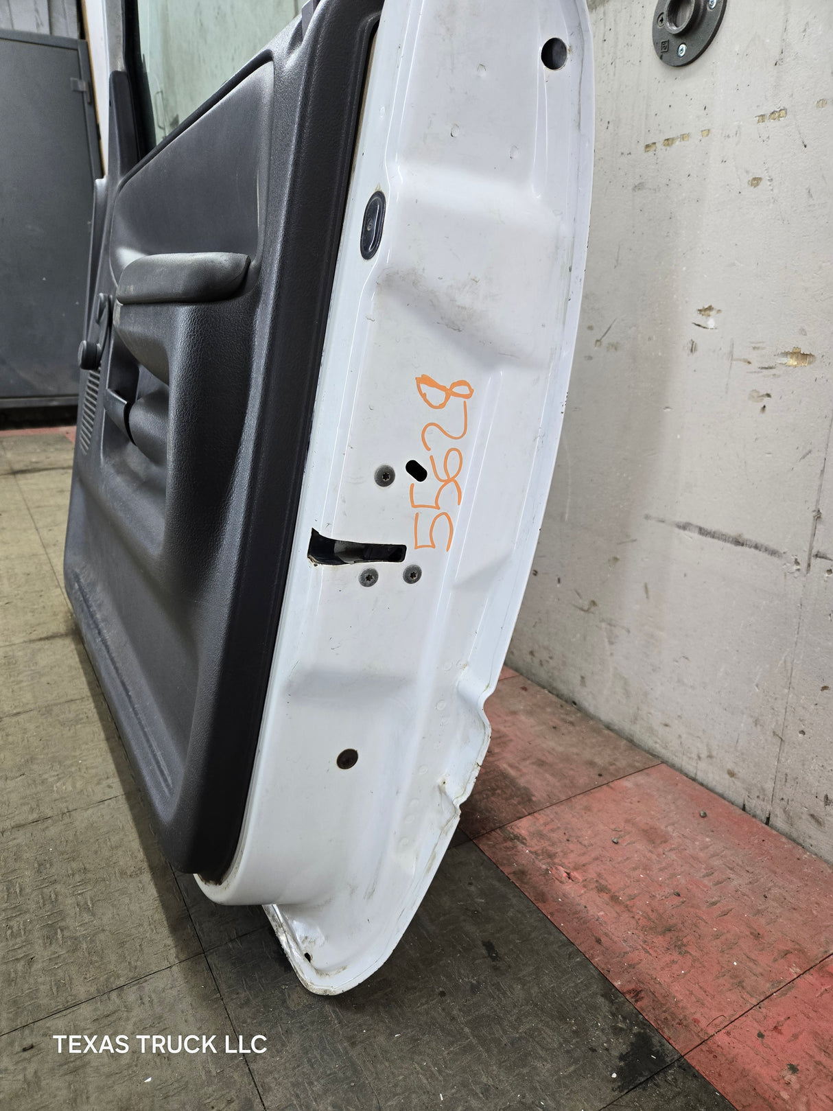 1994-2002 Dodge Ram 2nd Gen RH Passenger Side Front Extended Cab Door 1500 2500 3500 ROUND CORNER - White
