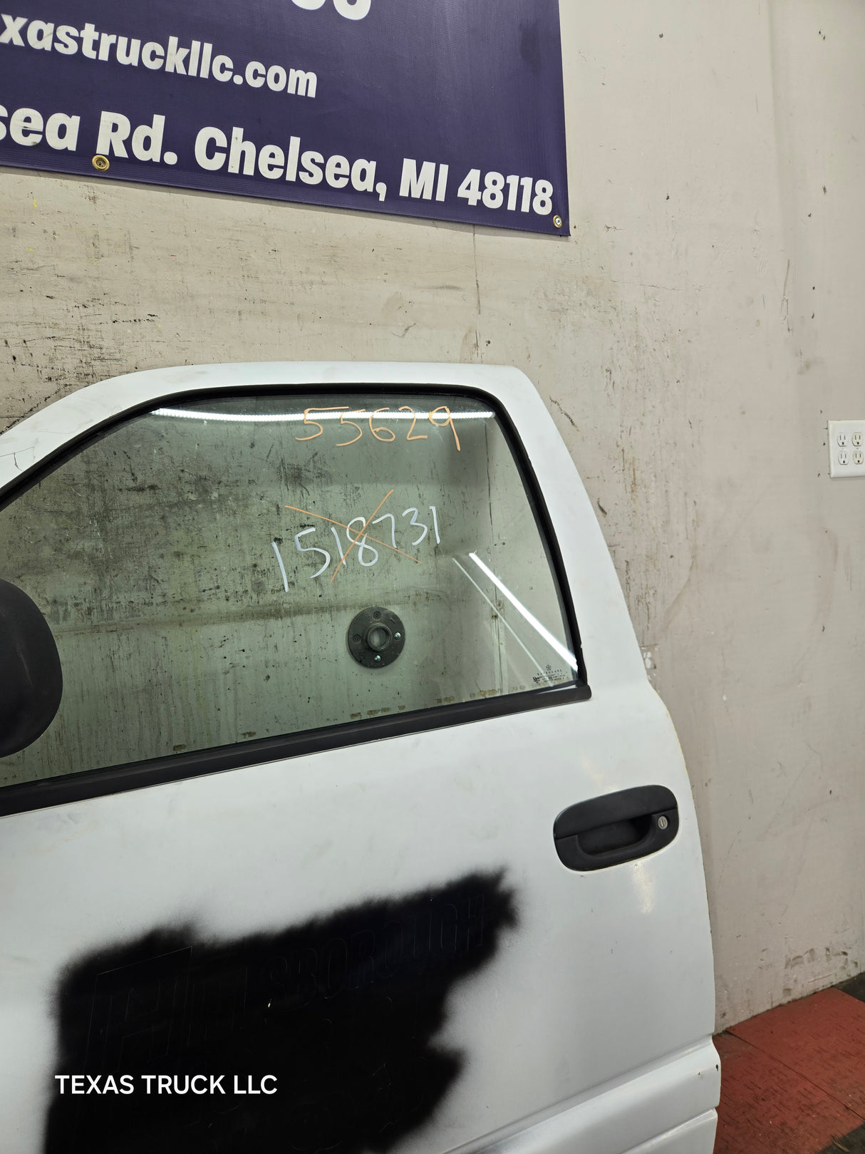1994-2002 Dodge Ram 2nd Gen LH Driver Side Front Extended Cab Door 1500 2500 3500 ROUND CORNER - White