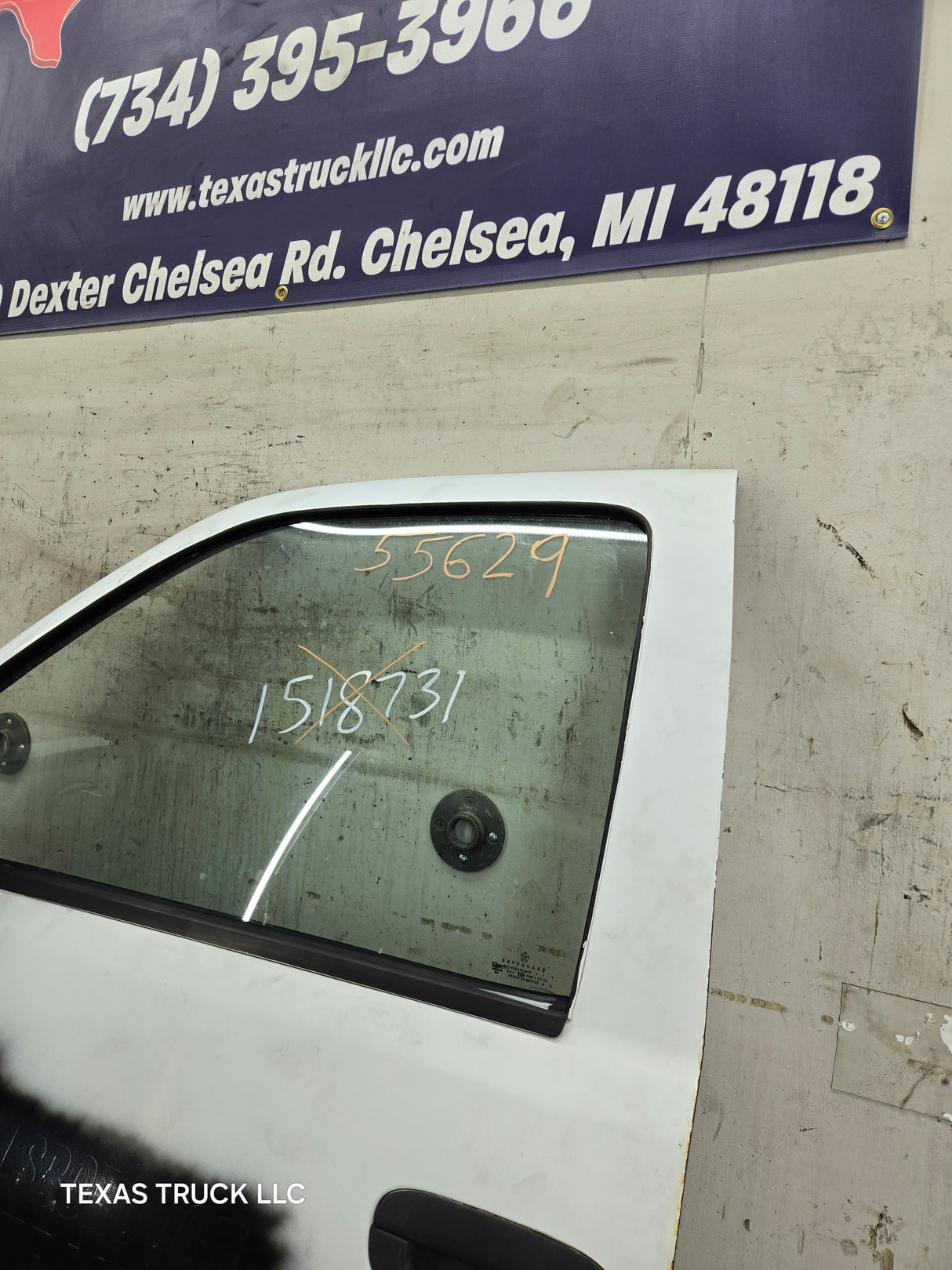 1994-2002 Dodge Ram 2nd Gen LH Driver Side Front Extended Cab Door 1500 2500 3500 ROUND CORNER - White