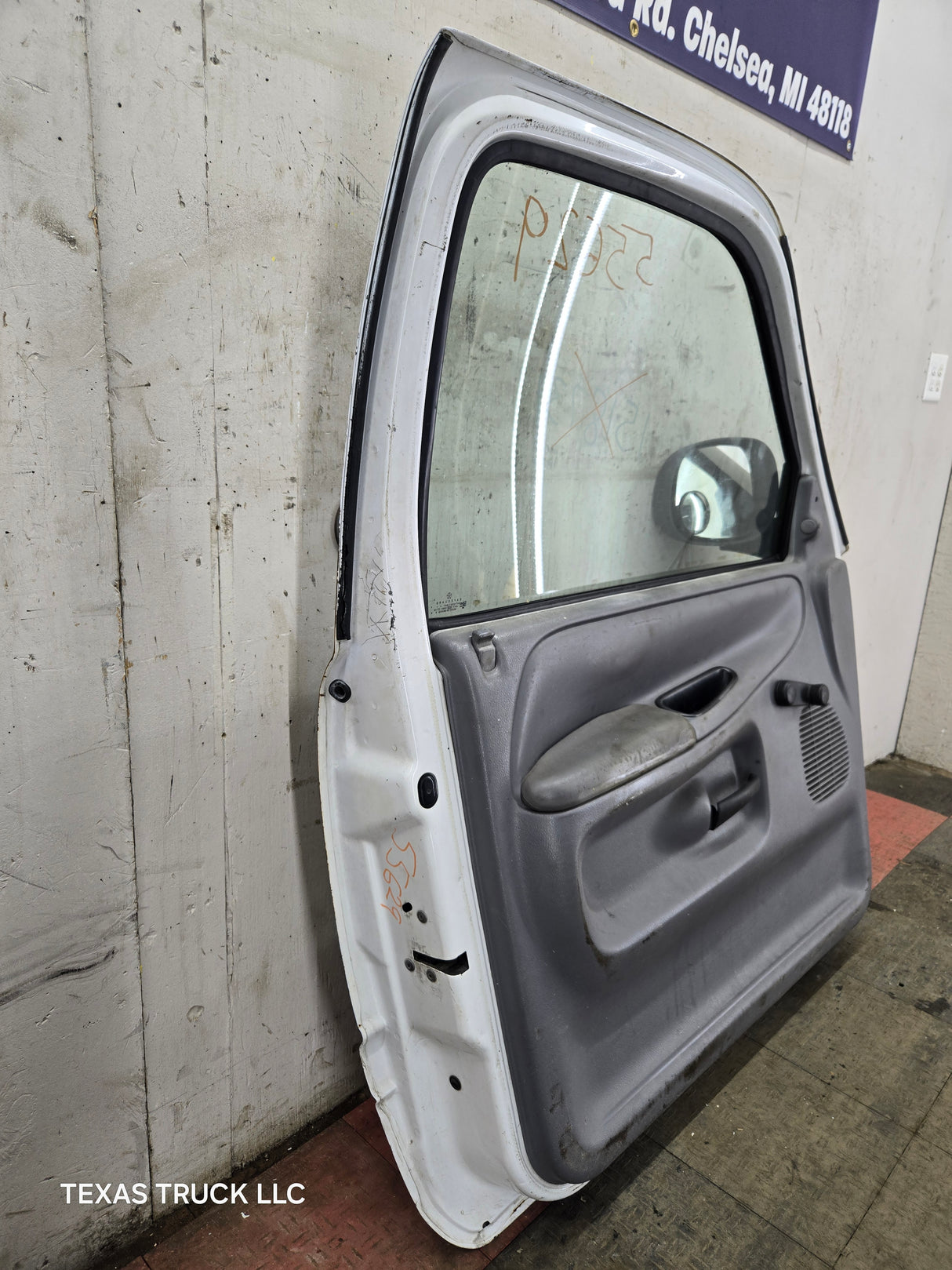 1994-2002 Dodge Ram 2nd Gen LH Driver Side Front Extended Cab Door 1500 2500 3500 ROUND CORNER - White