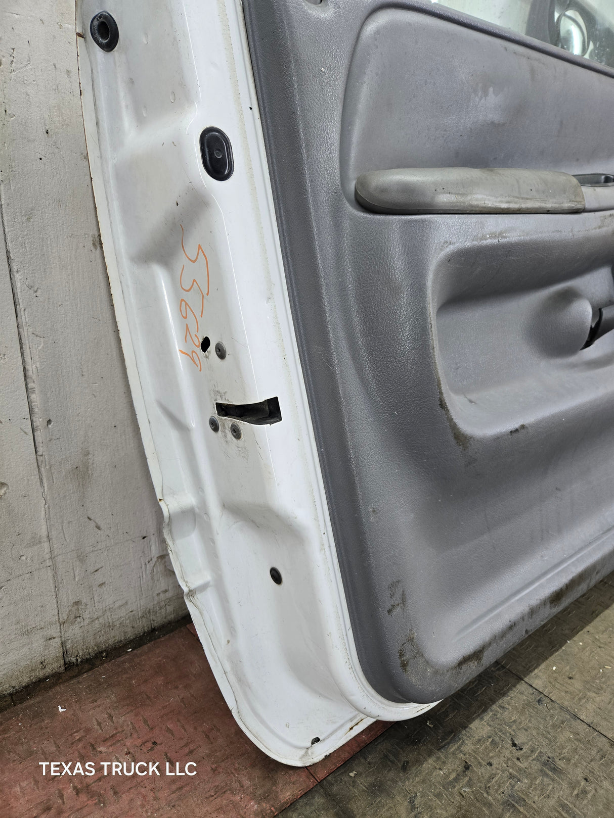 1994-2002 Dodge Ram 2nd Gen LH Driver Side Front Extended Cab Door 1500 2500 3500 ROUND CORNER - White