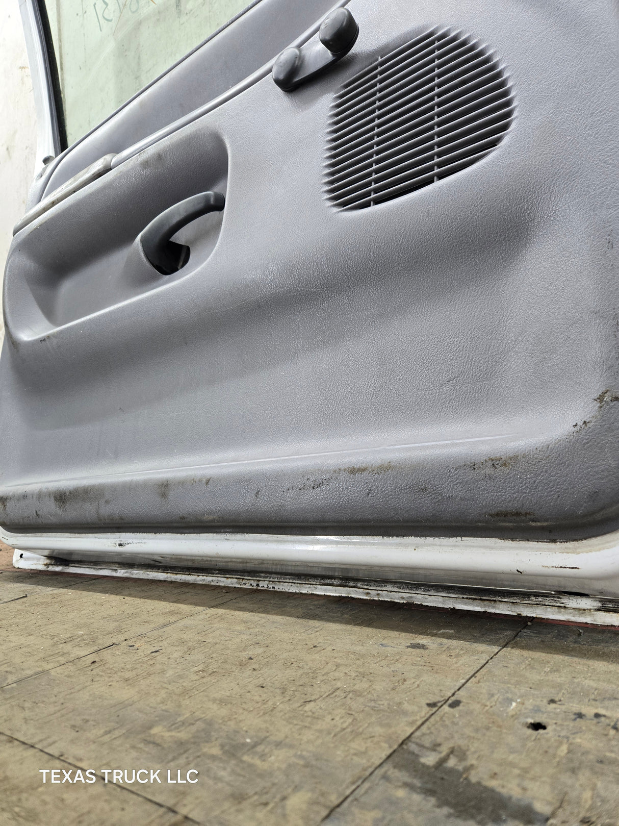 1994-2002 Dodge Ram 2nd Gen LH Driver Side Front Extended Cab Door 1500 2500 3500 ROUND CORNER - White