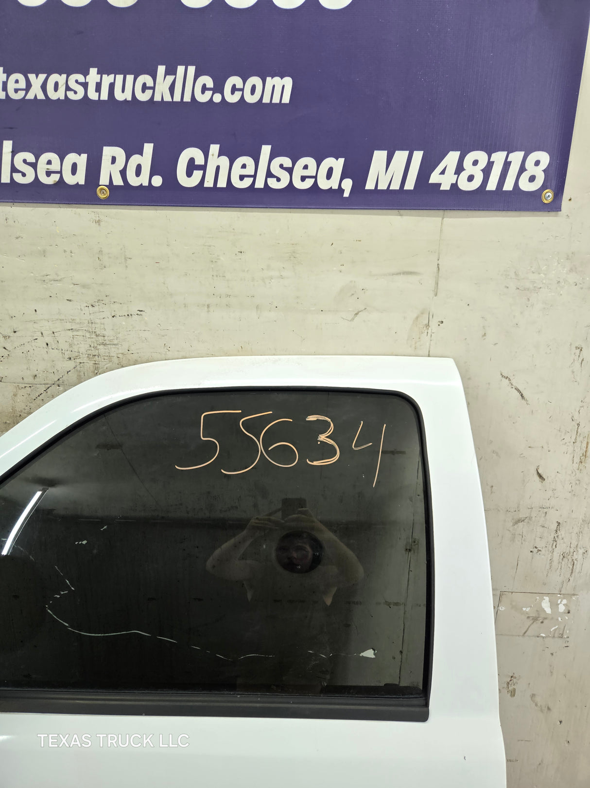 1994-2002 Dodge Ram 2nd Gen LH Driver Side Front Extended Cab Door 1500 2500 3500 ROUND CORNER - White