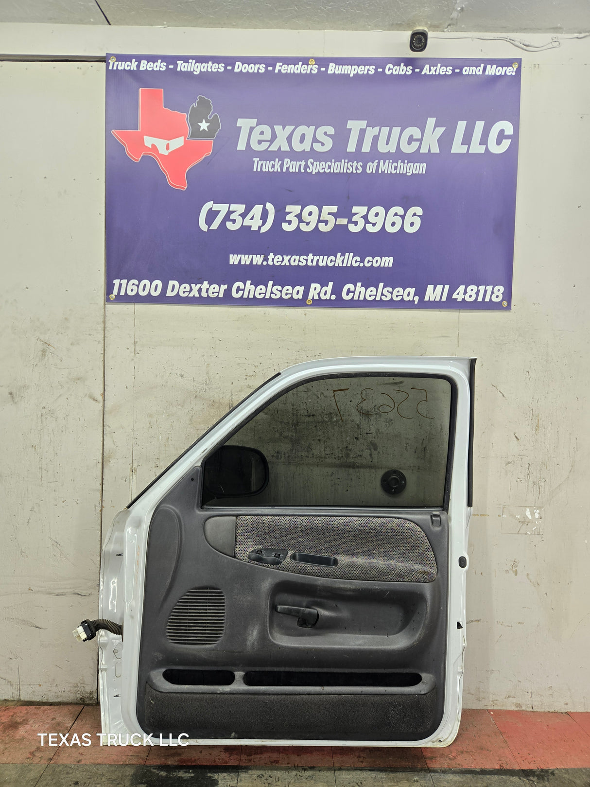 1994-2002 Dodge Ram 2nd Gen RH Passenger Side Front Extended Cab Door 1500 2500 3500 ROUND CORNER - White