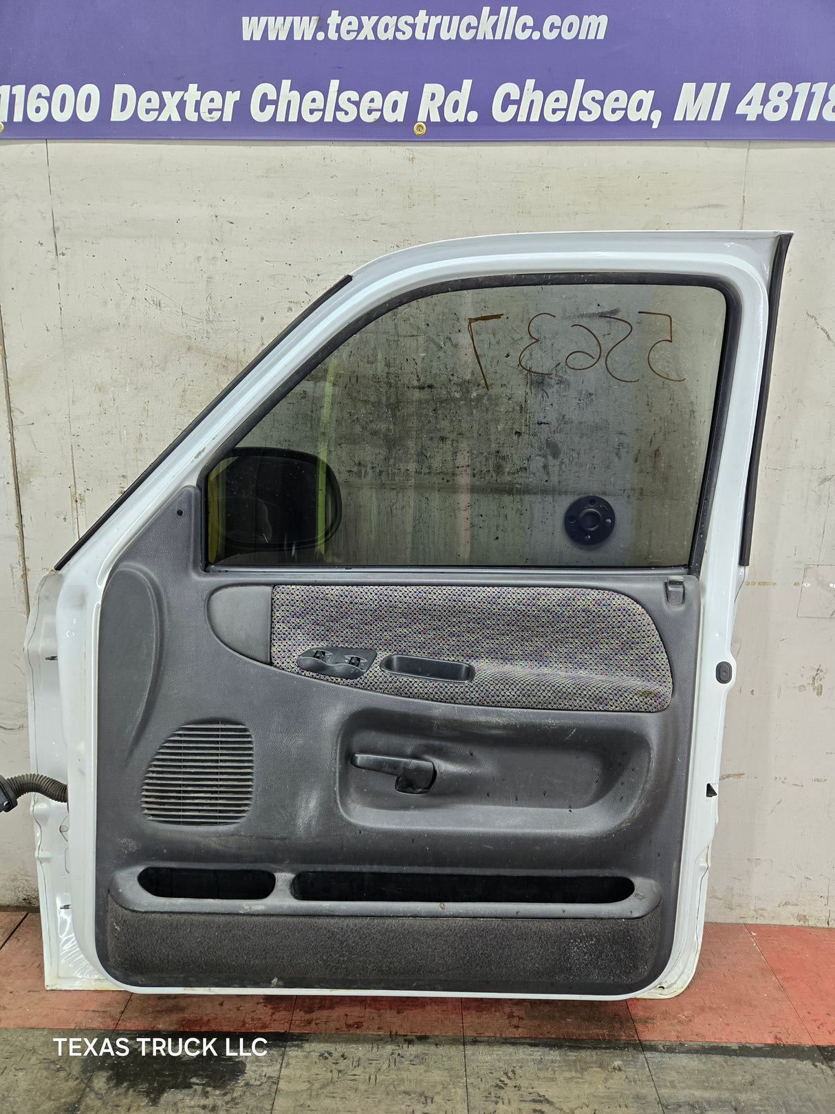 1994-2002 Dodge Ram 2nd Gen RH Passenger Side Front Extended Cab Door 1500 2500 3500 ROUND CORNER - White