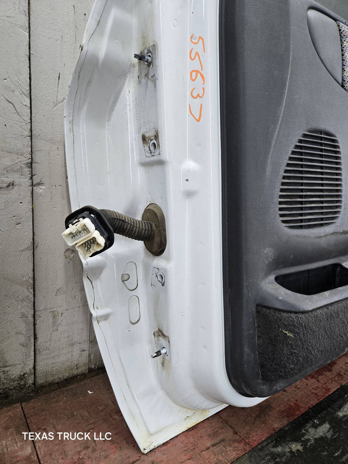 1994-2002 Dodge Ram 2nd Gen RH Passenger Side Front Extended Cab Door 1500 2500 3500 ROUND CORNER - White