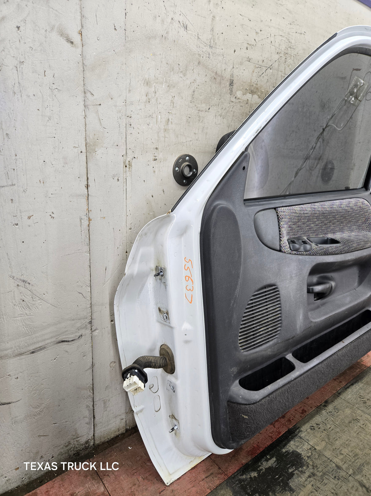 1994-2002 Dodge Ram 2nd Gen RH Passenger Side Front Extended Cab Door 1500 2500 3500 ROUND CORNER - White