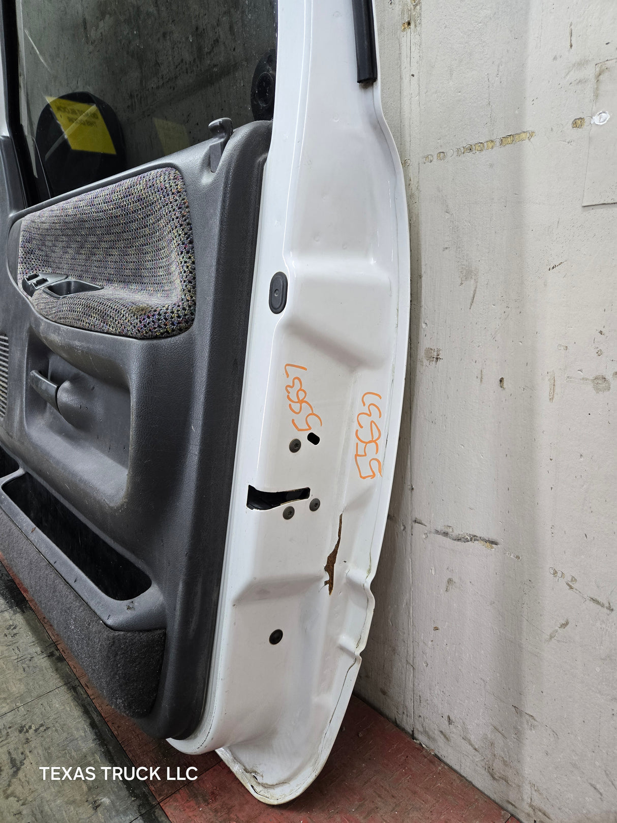 1994-2002 Dodge Ram 2nd Gen RH Passenger Side Front Extended Cab Door 1500 2500 3500 ROUND CORNER - White