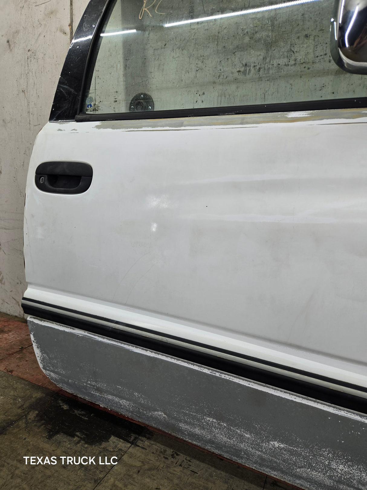 1994-2002 Dodge Ram 2nd Gen RH Passenger Side Front Extended Cab Door 1500 2500 3500 ROUND CORNER - White