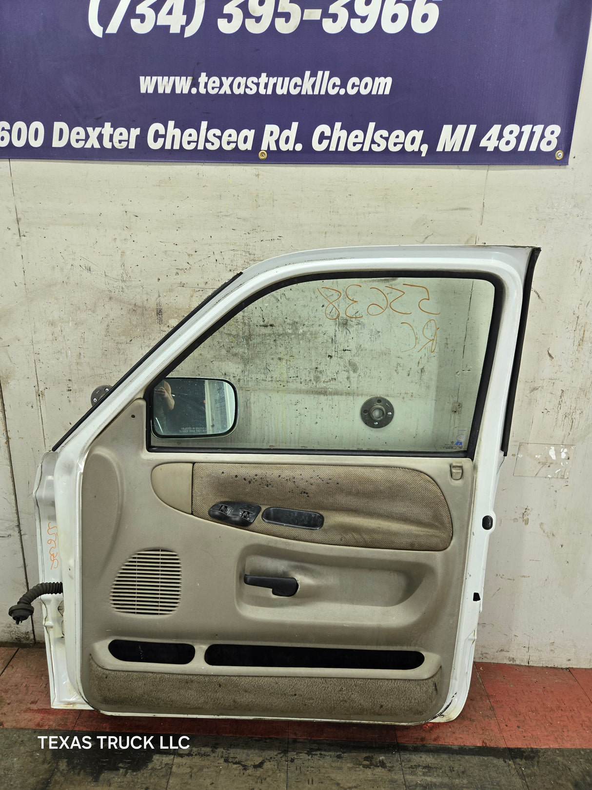 1994-2002 Dodge Ram 2nd Gen RH Passenger Side Front Extended Cab Door 1500 2500 3500 ROUND CORNER - White