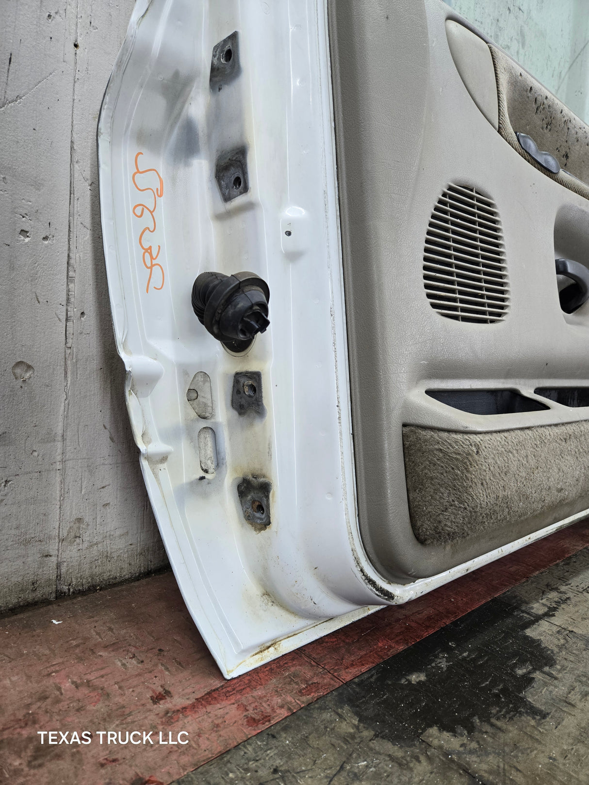 1994-2002 Dodge Ram 2nd Gen RH Passenger Side Front Extended Cab Door 1500 2500 3500 ROUND CORNER - White