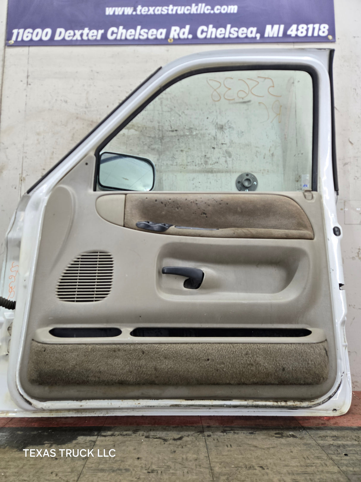 1994-2002 Dodge Ram 2nd Gen RH Passenger Side Front Extended Cab Door 1500 2500 3500 ROUND CORNER - White