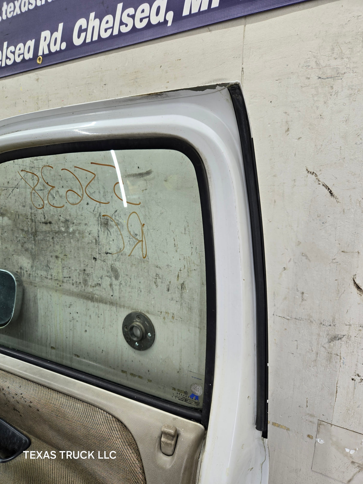 1994-2002 Dodge Ram 2nd Gen RH Passenger Side Front Extended Cab Door 1500 2500 3500 ROUND CORNER - White
