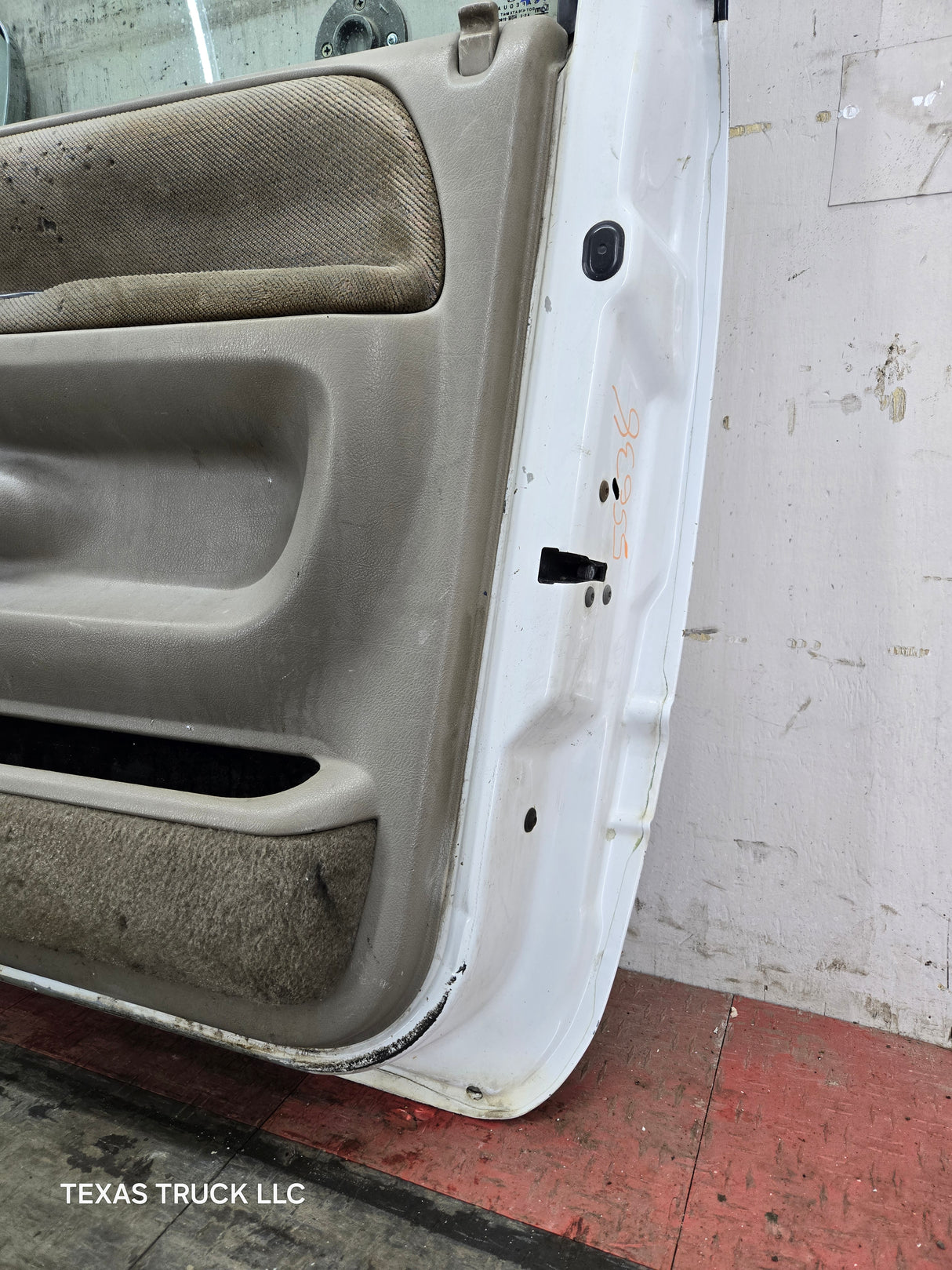1994-2002 Dodge Ram 2nd Gen RH Passenger Side Front Extended Cab Door 1500 2500 3500 ROUND CORNER - White