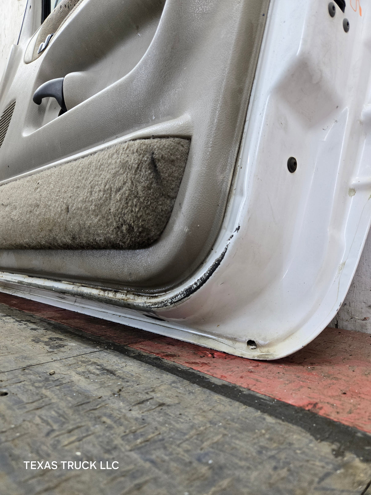 1994-2002 Dodge Ram 2nd Gen RH Passenger Side Front Extended Cab Door 1500 2500 3500 ROUND CORNER - White
