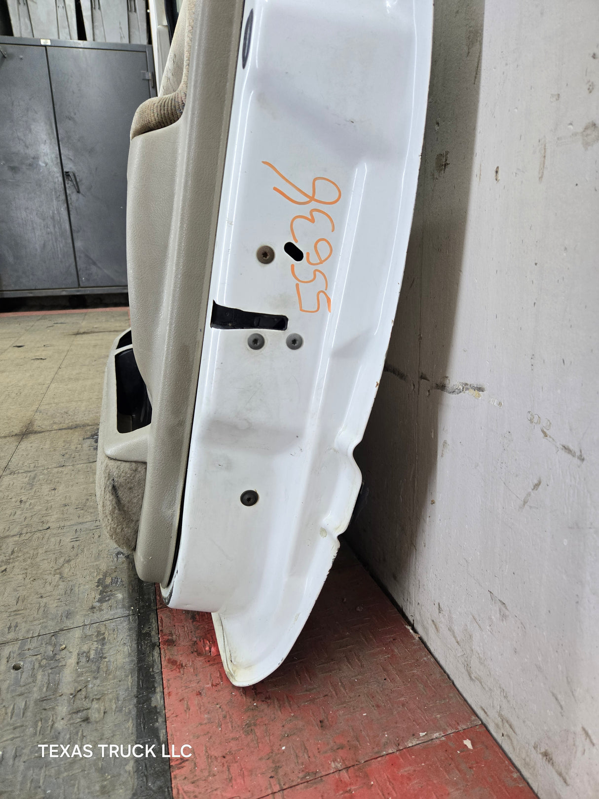1994-2002 Dodge Ram 2nd Gen RH Passenger Side Front Extended Cab Door 1500 2500 3500 ROUND CORNER - White