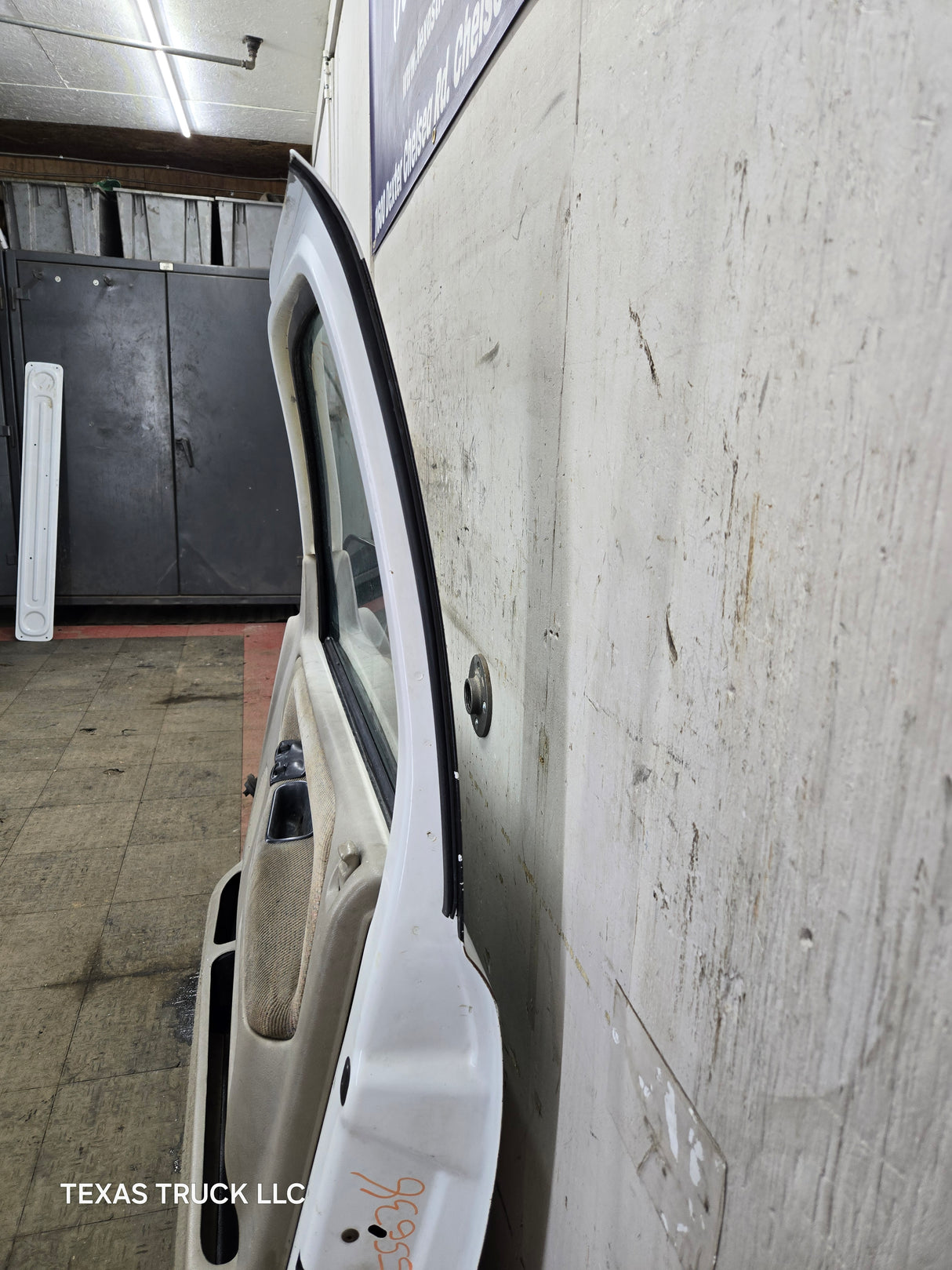1994-2002 Dodge Ram 2nd Gen RH Passenger Side Front Extended Cab Door 1500 2500 3500 ROUND CORNER - White