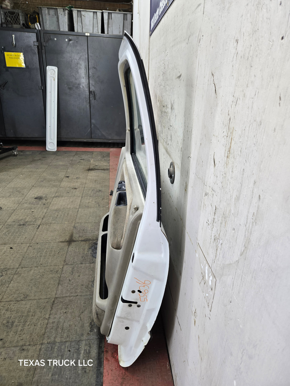 1994-2002 Dodge Ram 2nd Gen RH Passenger Side Front Extended Cab Door 1500 2500 3500 ROUND CORNER - White