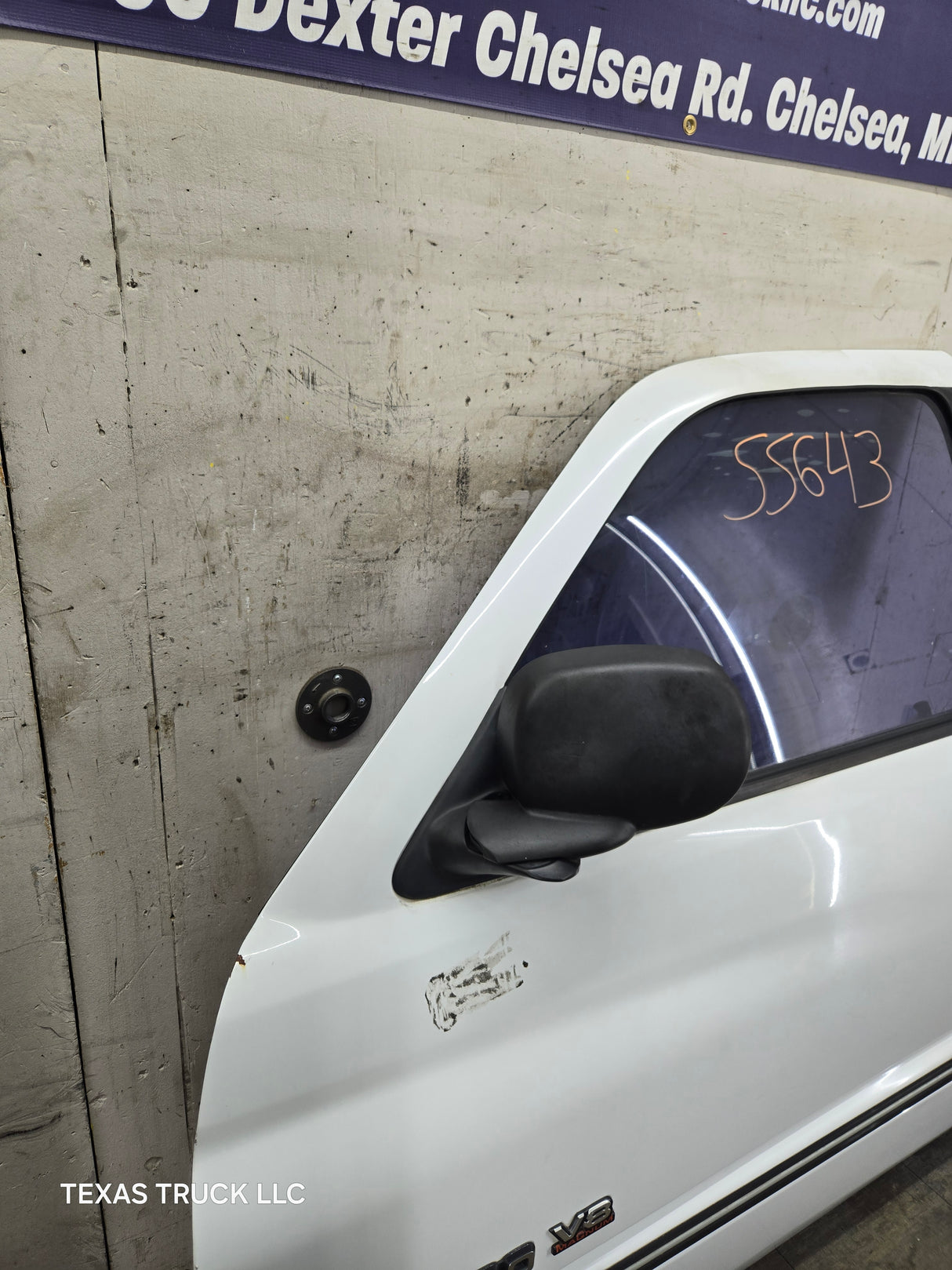 1994-2002 Dodge Ram 2nd Gen LH Driver Side Front Extended Cab Door 1500 2500 3500 ROUND CORNER - White