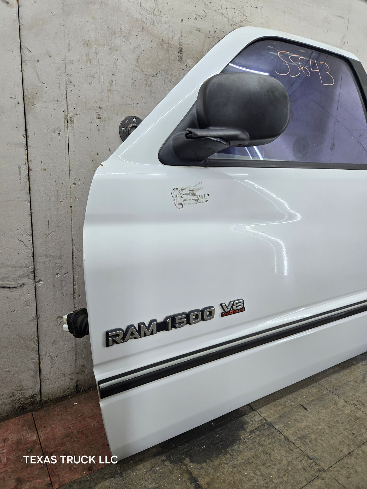 1994-2002 Dodge Ram 2nd Gen LH Driver Side Front Extended Cab Door 1500 2500 3500 ROUND CORNER - White