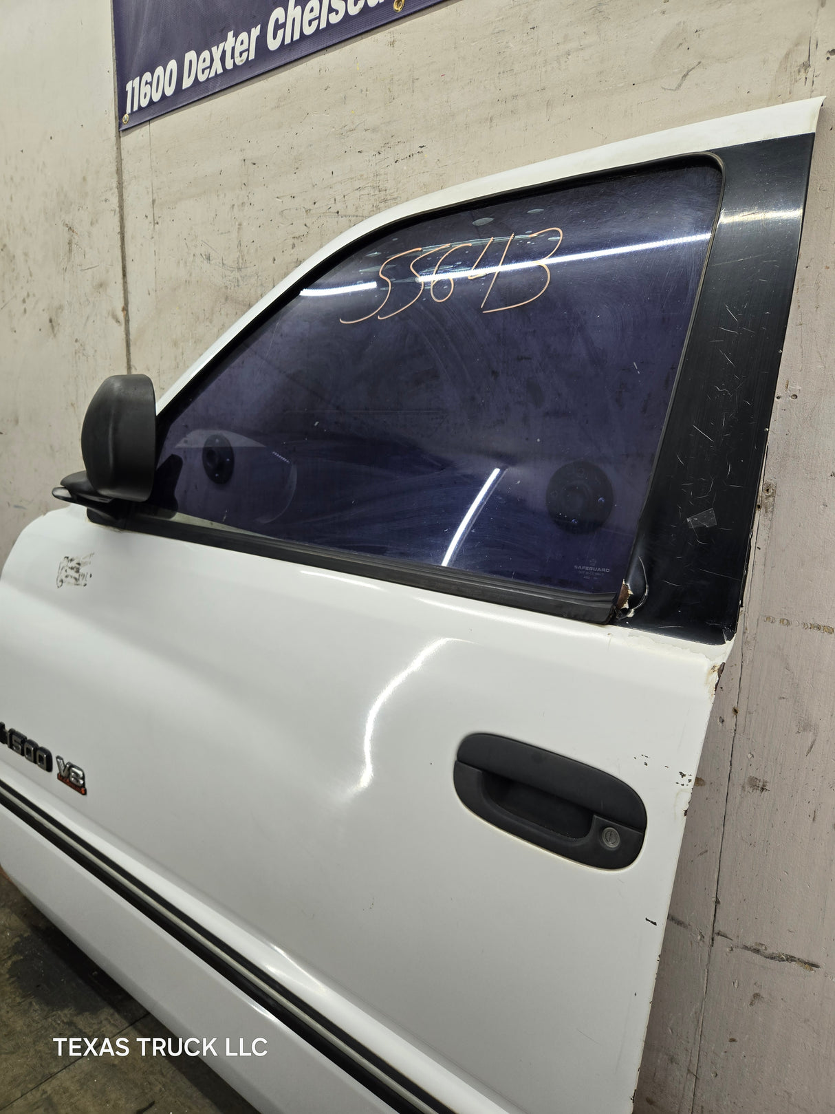 1994-2002 Dodge Ram 2nd Gen LH Driver Side Front Extended Cab Door 1500 2500 3500 ROUND CORNER - White