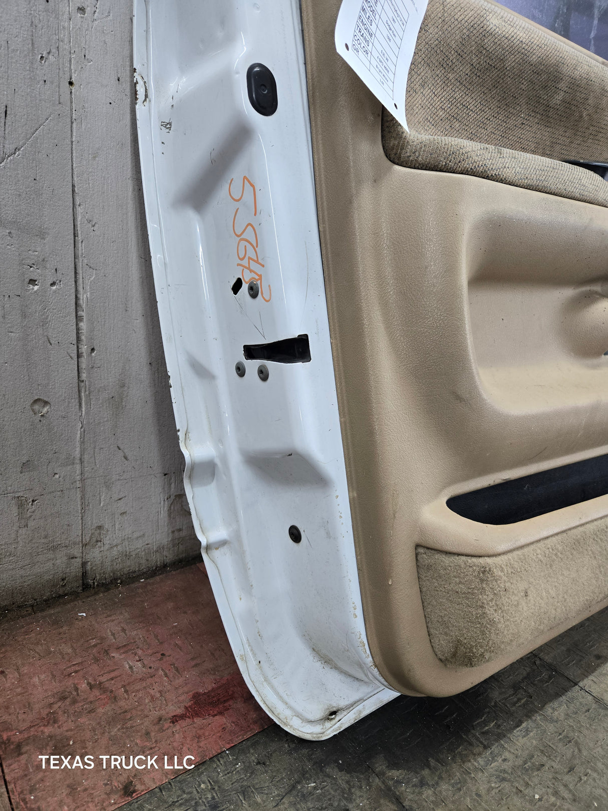 1994-2002 Dodge Ram 2nd Gen LH Driver Side Front Extended Cab Door 1500 2500 3500 ROUND CORNER - White