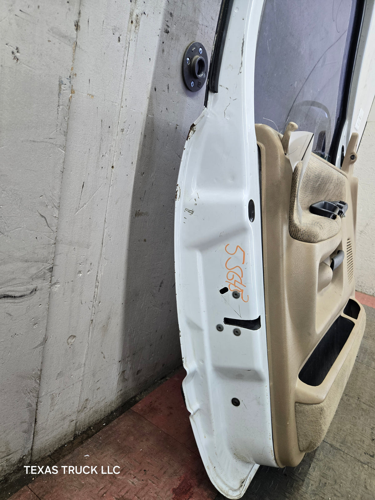 1994-2002 Dodge Ram 2nd Gen LH Driver Side Front Extended Cab Door 1500 2500 3500 ROUND CORNER - White