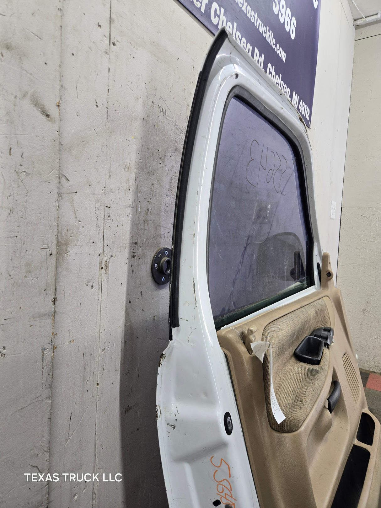 1994-2002 Dodge Ram 2nd Gen LH Driver Side Front Extended Cab Door 1500 2500 3500 ROUND CORNER - White
