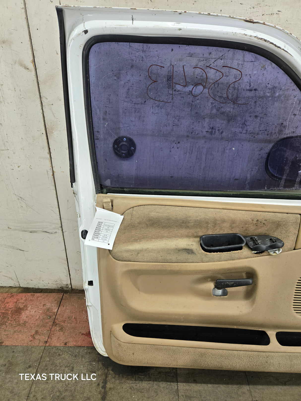 1994-2002 Dodge Ram 2nd Gen LH Driver Side Front Extended Cab Door 1500 2500 3500 ROUND CORNER - White
