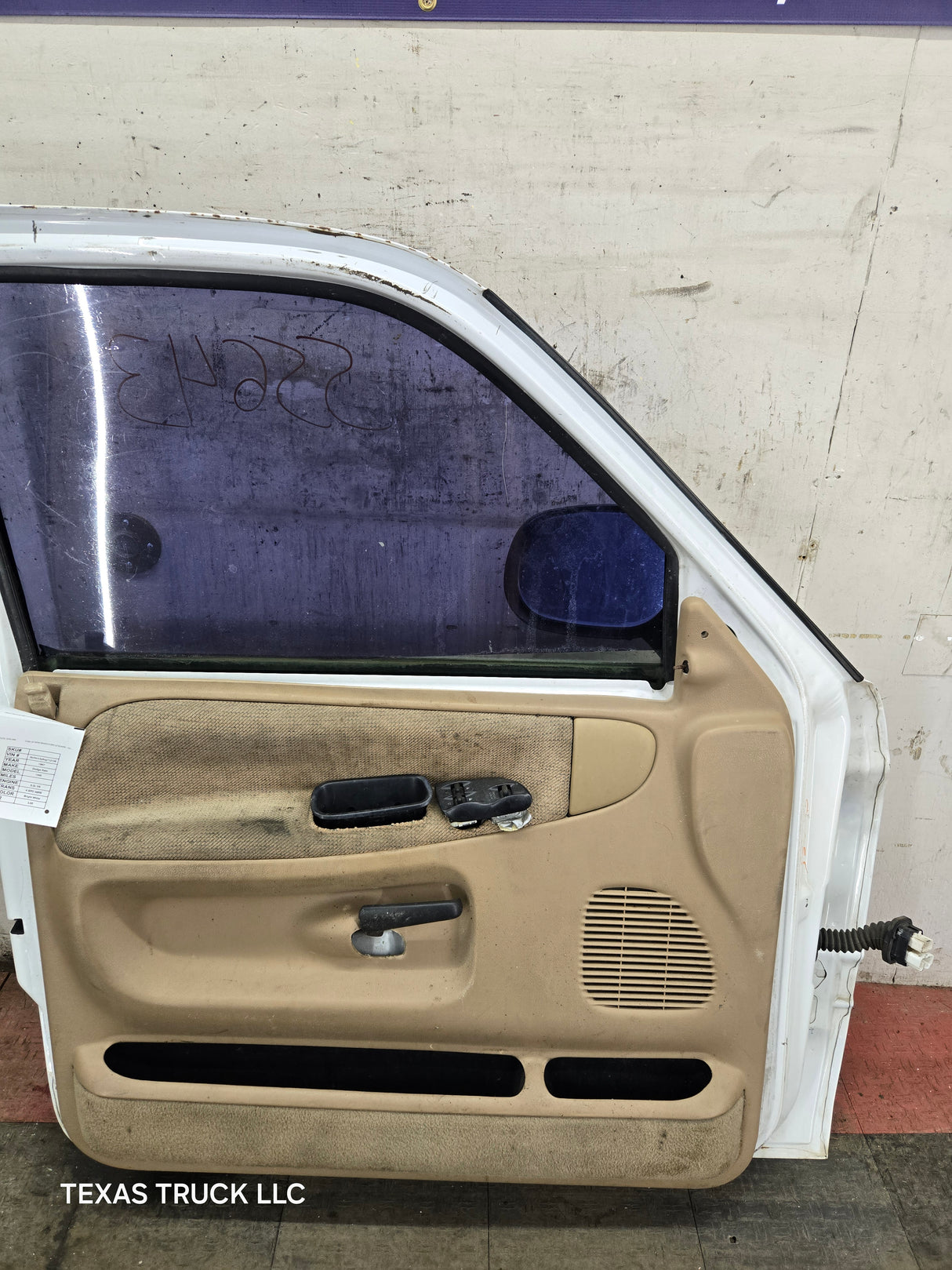 1994-2002 Dodge Ram 2nd Gen LH Driver Side Front Extended Cab Door 1500 2500 3500 ROUND CORNER - White